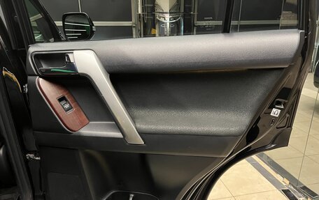 Toyota Land Cruiser Prado 150 рестайлинг 2, 2016 год, 4 100 000 рублей, 17 фотография