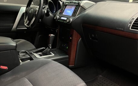 Toyota Land Cruiser Prado 150 рестайлинг 2, 2016 год, 4 100 000 рублей, 21 фотография