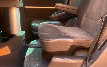 Volkswagen Multivan T5, 2012 год, 2 700 000 рублей, 2 фотография