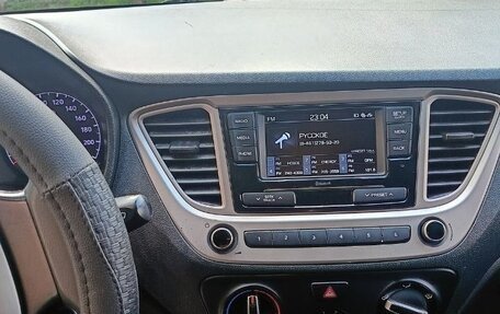 Hyundai Solaris II рестайлинг, 2018 год, 720 000 рублей, 11 фотография