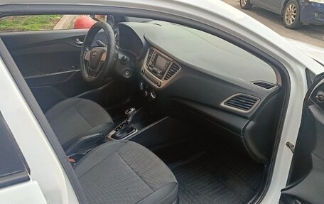 Hyundai Solaris II рестайлинг, 2018 год, 720 000 рублей, 13 фотография