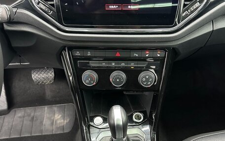 Volkswagen T-Roc I, 2022 год, 1 940 000 рублей, 13 фотография