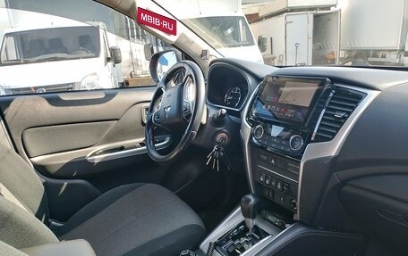 Mitsubishi L200 IV рестайлинг, 2020 год, 4 300 000 рублей, 8 фотография