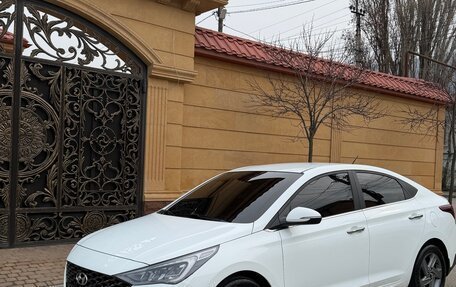 Hyundai Solaris II рестайлинг, 2020 год, 1 800 000 рублей, 1 фотография