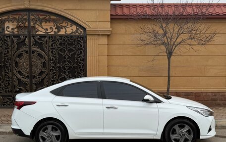 Hyundai Solaris II рестайлинг, 2020 год, 1 800 000 рублей, 5 фотография