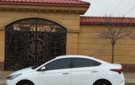 Hyundai Solaris II рестайлинг, 2020 год, 1 800 000 рублей, 2 фотография