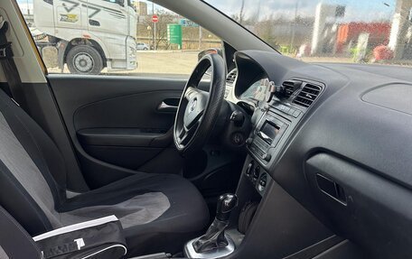 Volkswagen Polo VI (EU Market), 2019 год, 520 000 рублей, 2 фотография