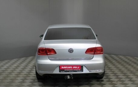 Volkswagen Passat B7, 2011 год, 950 000 рублей, 6 фотография