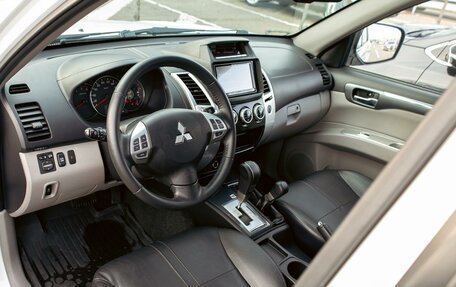 Mitsubishi Pajero Sport II рестайлинг, 2013 год, 1 595 000 рублей, 13 фотография