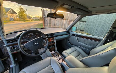 Mercedes-Benz E-Класс, 1994 год, 1 250 000 рублей, 11 фотография