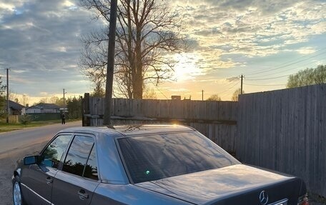 Mercedes-Benz E-Класс, 1994 год, 1 250 000 рублей, 6 фотография