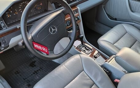 Mercedes-Benz E-Класс, 1994 год, 1 250 000 рублей, 14 фотография