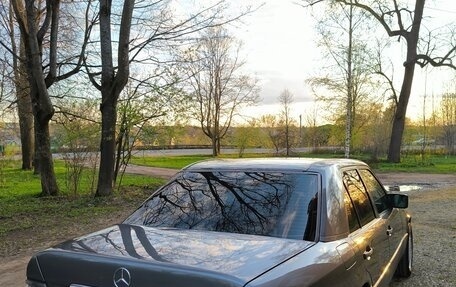 Mercedes-Benz E-Класс, 1994 год, 1 250 000 рублей, 20 фотография