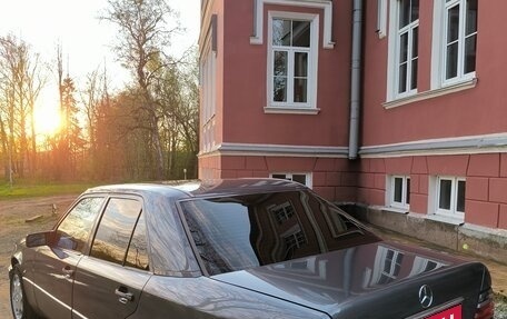 Mercedes-Benz E-Класс, 1994 год, 1 250 000 рублей, 18 фотография