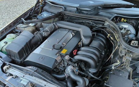 Mercedes-Benz E-Класс, 1994 год, 1 250 000 рублей, 28 фотография