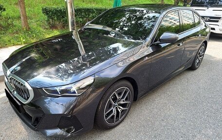 BMW 5 серия, 2024 год, 6 750 000 рублей, 3 фотография