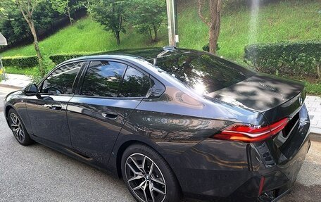 BMW 5 серия, 2024 год, 6 750 000 рублей, 5 фотография