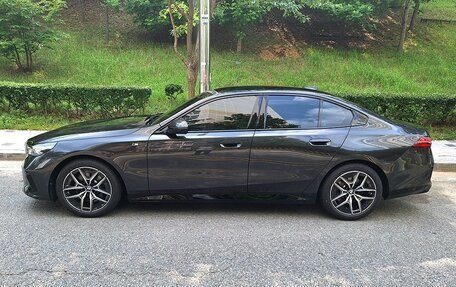 BMW 5 серия, 2024 год, 6 750 000 рублей, 4 фотография