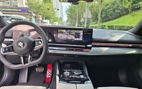 BMW 5 серия, 2024 год, 6 750 000 рублей, 15 фотография