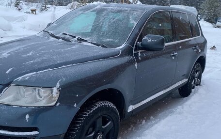 Volkswagen Touareg III, 2003 год, 700 000 рублей, 2 фотография