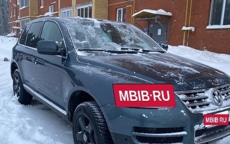 Volkswagen Touareg III, 2003 год, 700 000 рублей, 3 фотография