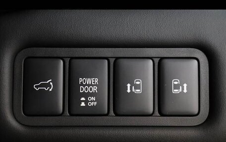 Mitsubishi Delica D:5 I, 2023 год, 4 100 000 рублей, 14 фотография