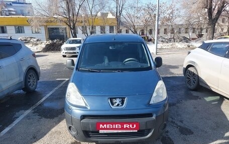 Peugeot Partner II рестайлинг 2, 2010 год, 600 000 рублей, 2 фотография