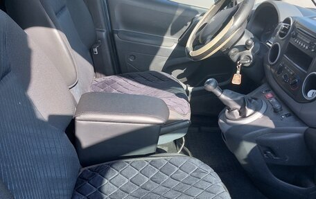 Peugeot Partner II рестайлинг 2, 2010 год, 600 000 рублей, 16 фотография