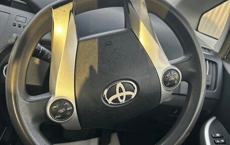 Toyota Prius, 2012 год, 1 260 000 рублей, 8 фотография