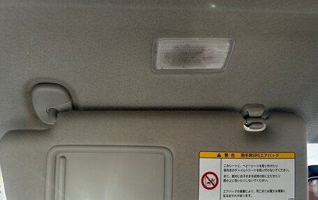 Toyota Prius, 2012 год, 1 260 000 рублей, 12 фотография