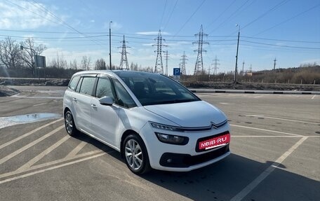Citroen C4 Picasso II рестайлинг, 2017 год, 940 000 рублей, 2 фотография