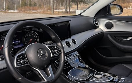 Mercedes-Benz E-Класс, 2019 год, 3 515 000 рублей, 10 фотография