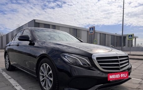 Mercedes-Benz E-Класс, 2019 год, 3 515 000 рублей, 8 фотография