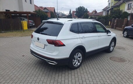 Volkswagen Tiguan II, 2021 год, 2 730 000 рублей, 6 фотография