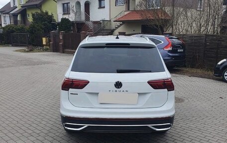 Volkswagen Tiguan II, 2021 год, 2 730 000 рублей, 10 фотография