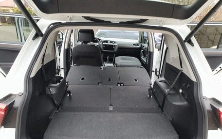 Volkswagen Tiguan II, 2021 год, 2 730 000 рублей, 19 фотография