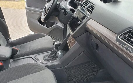 Volkswagen Tiguan II, 2021 год, 2 730 000 рублей, 14 фотография