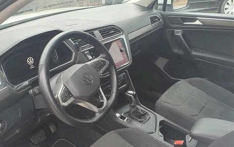 Volkswagen Tiguan II, 2021 год, 2 730 000 рублей, 32 фотография