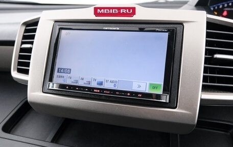 Honda Freed I, 2011 год, 999 000 рублей, 16 фотография