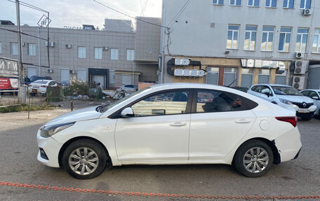 Hyundai Solaris II рестайлинг, 2018 год, 620 000 рублей, 1 фотография
