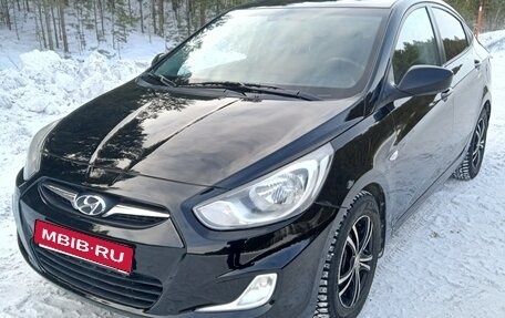 Hyundai Solaris II рестайлинг, 2011 год, 630 000 рублей, 1 фотография