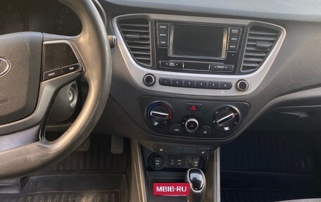 Hyundai Solaris II рестайлинг, 2018 год, 620 000 рублей, 6 фотография