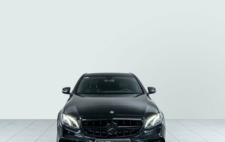 Mercedes-Benz E-Класс, 2019 год, 3 690 000 рублей, 2 фотография