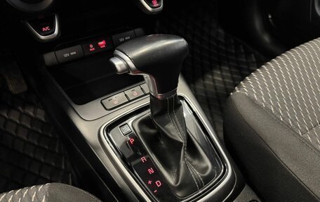 KIA Rio IV, 2018 год, 1 357 000 рублей, 13 фотография