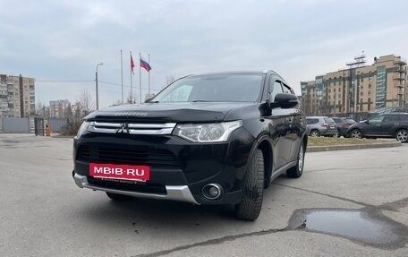 Mitsubishi Outlander III рестайлинг 3, 2014 год, 1 350 000 рублей, 3 фотография