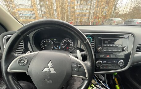 Mitsubishi Outlander III рестайлинг 3, 2014 год, 1 350 000 рублей, 20 фотография