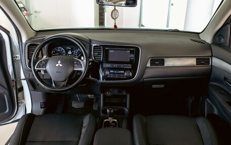 Mitsubishi Outlander III рестайлинг 3, 2012 год, 1 195 000 рублей, 16 фотография