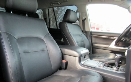 Toyota Land Cruiser 200, 2020 год, 7 400 000 рублей, 10 фотография