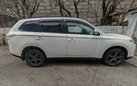 Mitsubishi Outlander III рестайлинг 3, 2012 год, 1 430 000 рублей, 5 фотография