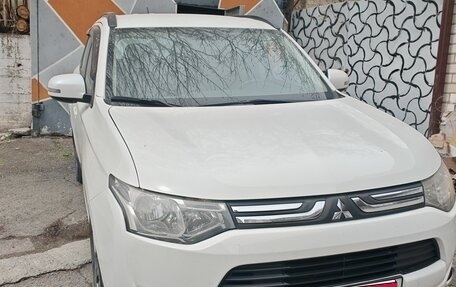 Mitsubishi Outlander III рестайлинг 3, 2012 год, 1 430 000 рублей, 8 фотография